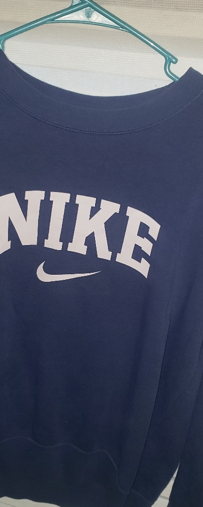 long sleeve nike sweatshirt